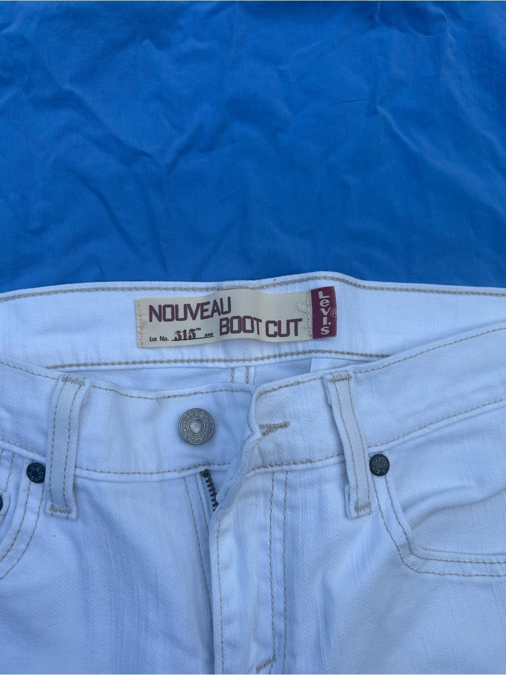 Levi's White Flare Jeans - Women's Wide Leg - Picture 4 of 6